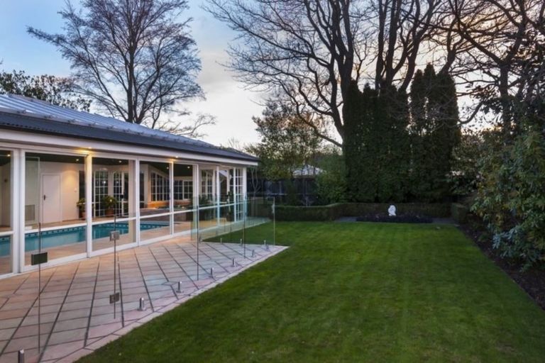 Photo of property in 9 Waiwetu Street, Fendalton, Christchurch, 8052