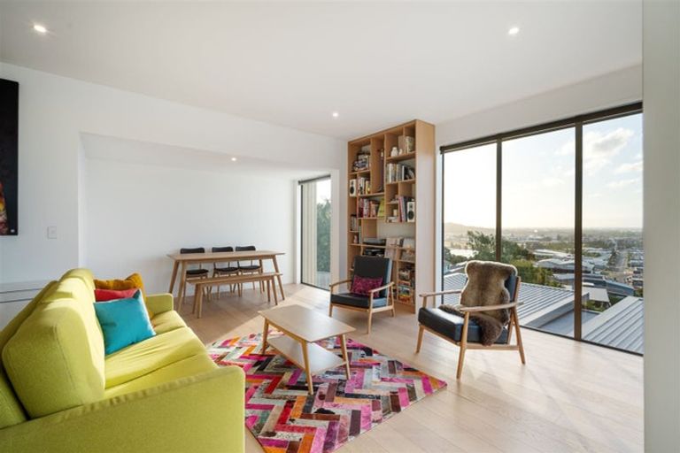 Photo of property in 24 Marama Crescent, Mount Pleasant, Christchurch, 8081