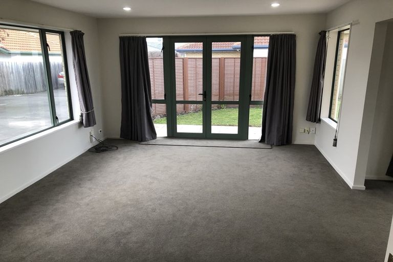 Photo of property in 31 Cossar Street, Burwood, Christchurch, 8083