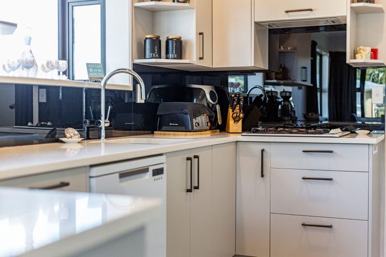 Photo of property in 21 Bonnie Glen Crescent, Ebdentown, Upper Hutt, 5018