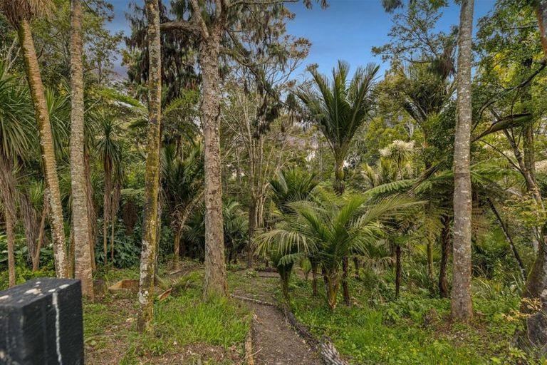 Photo of property in 236 Godley Road, Titirangi, Auckland, 0604