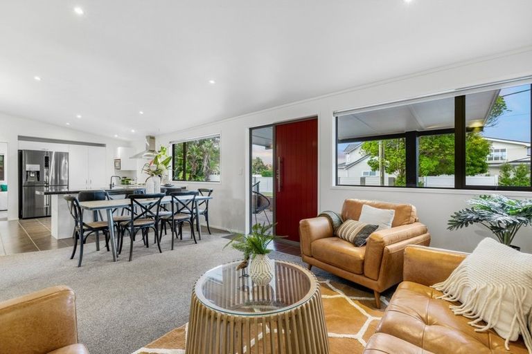 Photo of property in 2 Claude Road, Stanmore Bay, Whangaparaoa, 0932