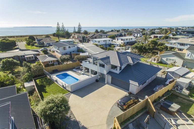 Photo of property in 63 Wairakei Avenue, Papamoa Beach, Papamoa, 3118