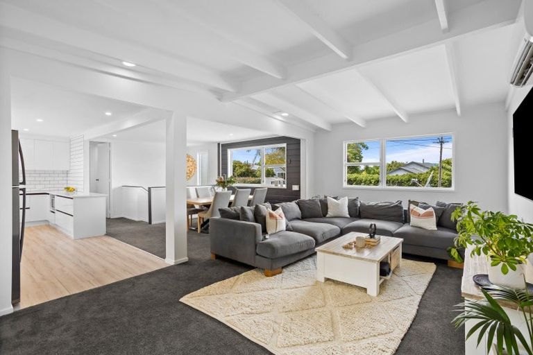 Photo of property in 20 Great North Road, Riverhead, 0820