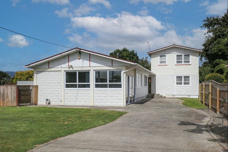 Photo of property in 28 Highbury Drive, Levin, 5510