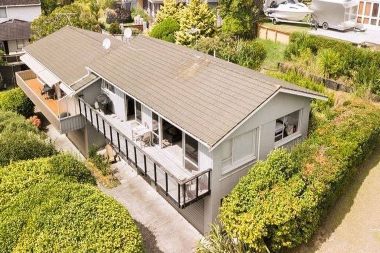 Photo of property in 2/13 Kiri Place, Mairangi Bay, Auckland, 0630