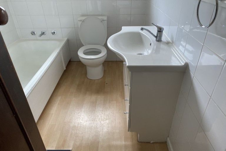 Photo of property in 39 Straven Road, Riccarton, Christchurch, 8011