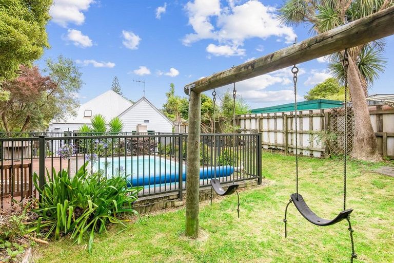 Photo of property in 39 Dale Road, Raumati South, Paraparaumu, 5032