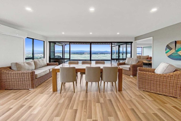 Photo of property in 11b Inverness Lane, Redcliffs, Christchurch, 8081