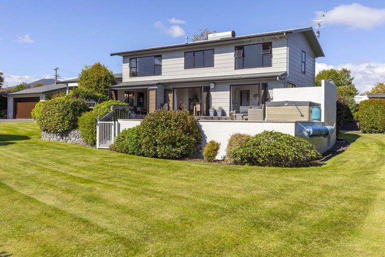 Photo of property in 3 Ingle Avenue, Waipahihi, Taupo, 3330
