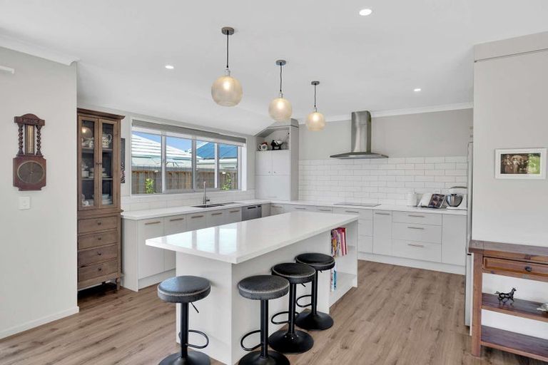 Photo of property in 6 Hunter Lane, Amberley, 7410