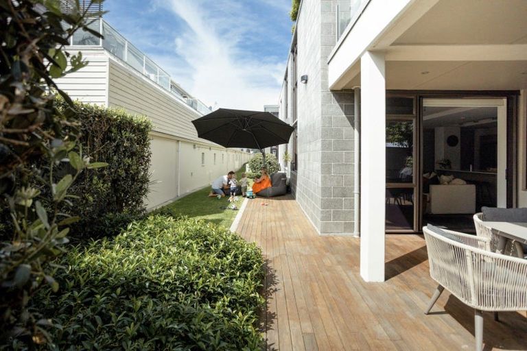 Photo of property in Vivaldi Apartments, 7/48 Marine Parade, Mount Maunganui, 3116