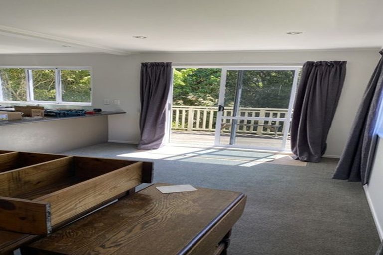 Photo of property in 18 Ngatitoa Street, Tawa, Wellington, 5028