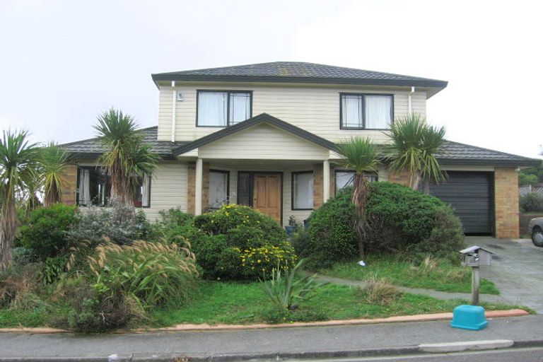 Photo of property in 80 Baylands Drive, Newlands, Wellington, 6037