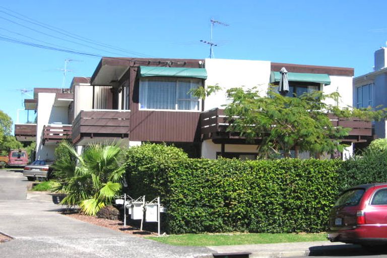 Photo of property in 3/31 Kokiri Street, Te Atatu South, Auckland, 0610
