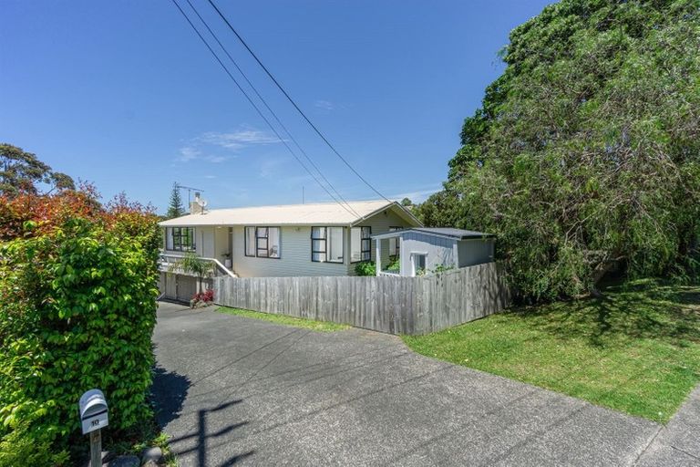 Photo of property in 10 Peter Terrace, Castor Bay, Auckland, 0620