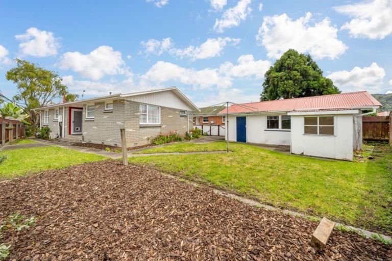 Photo of property in 12 Snell Grove, Clouston Park, Upper Hutt, 5018