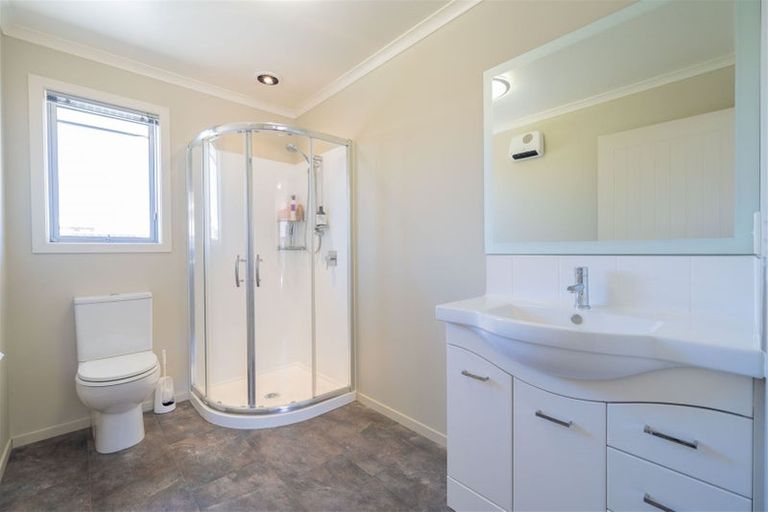 Photo of property in 16 Cunaris Way, Te Anau, 9600