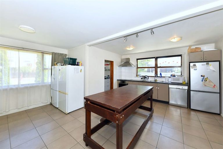 Photo of property in 4 Talltree Avenue, Avonhead, Christchurch, 8042