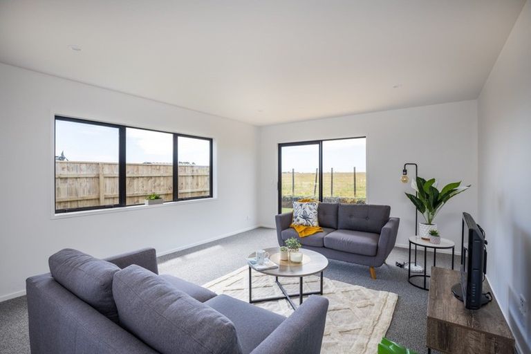 Photo of property in 72 Aratapu Street, Waitara, 4320