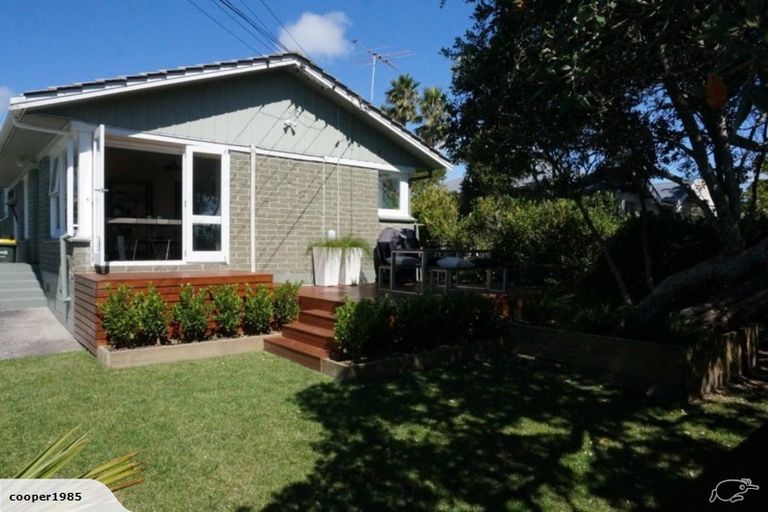 Photo of property in 1/23 Aramoana Avenue, Devonport, Auckland, 0624