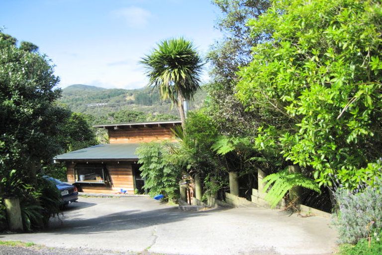 Photo of property in 55 Tasman View Road, Te Henga / Bethells Beach, Henderson, 0781