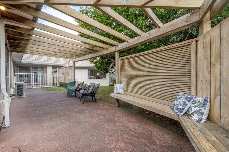 Photo of property in 66 Golfland Drive, Golflands, Auckland, 2013