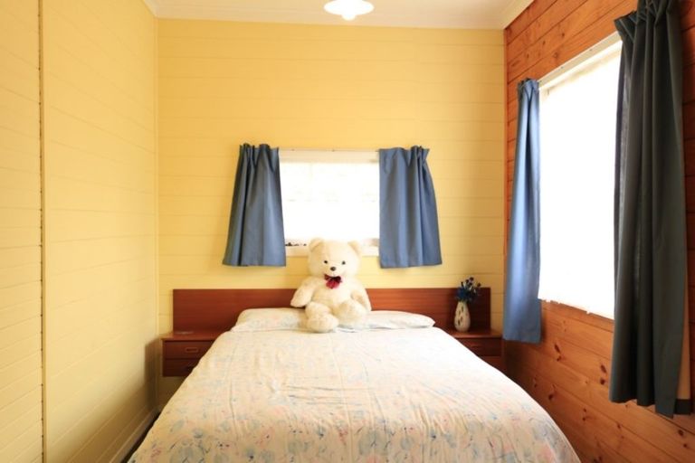 Photo of property in 16 Punga Street, Tangimoana, 4822