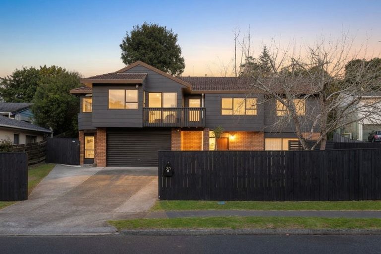 Photo of property in 20 Sandiacre Way, Browns Bay, Auckland, 0630