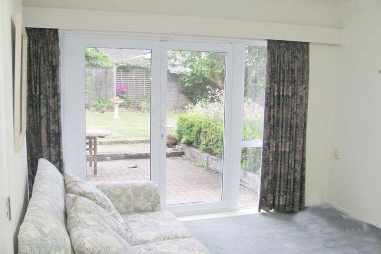 Photo of property in 10 Terrylyn Drive, Hillcrest, Auckland, 0627