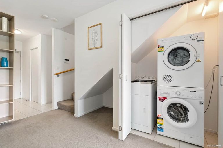 Photo of property in 4/30 Oneroa Road, East Tamaki, Auckland, 2013