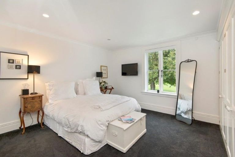 Photo of property in 26 Cranmer Square, Christchurch Central, Christchurch, 8013