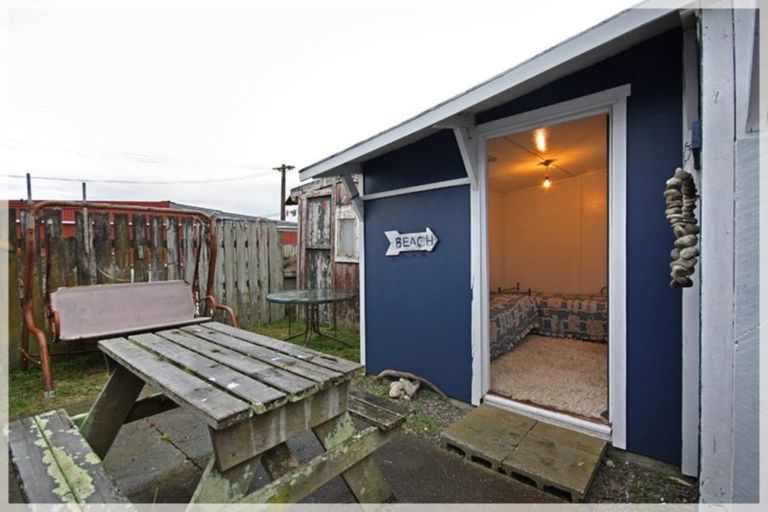 Photo of property in 25 Punga Street, Tangimoana, 4822