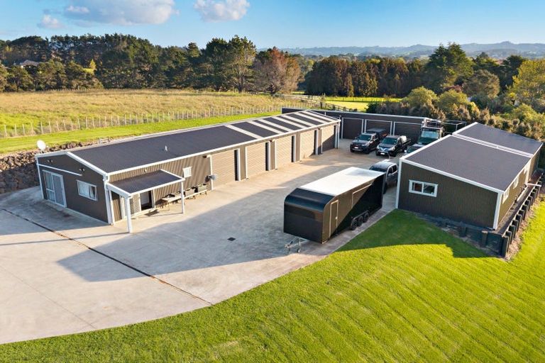 Photo of property in 135 Nixon Road, Taupaki, Henderson, 0782