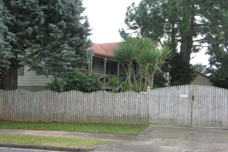 Photo of property in 28 Mcquarrie Avenue, Wattle Downs, Auckland, 2103