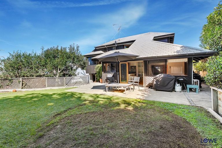 Photo of property in 14 Asbury Crescent, Campbells Bay, Auckland, 0630