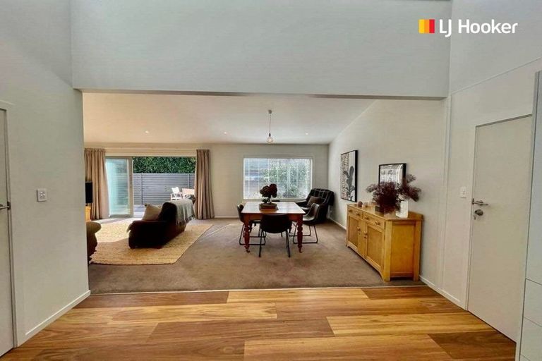 Photo of property in 42a Beach Street, Saint Clair, Dunedin, 9012