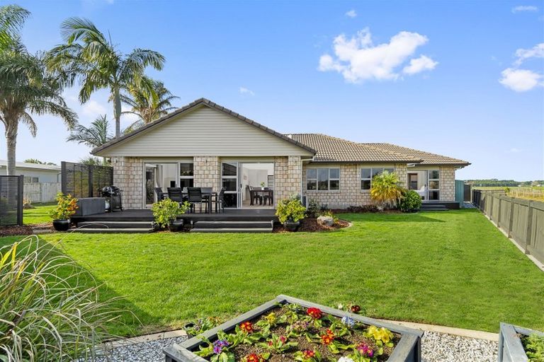 Photo of property in 31 Bucklands Crescent, Papamoa Beach, Papamoa, 3118