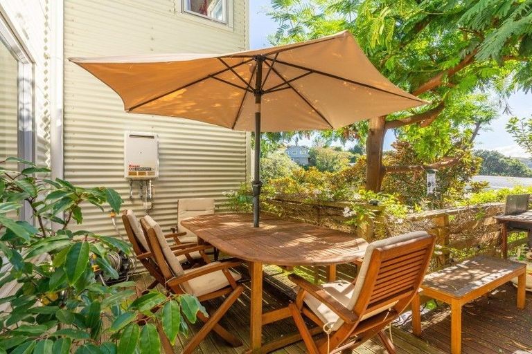 Photo of property in 3 Paremata Drive, Paremata, Porirua, 5024