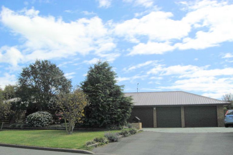 Photo of property in 28 Hewitts Road, Woodend, 7610