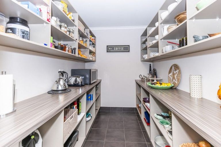 Photo of property in 8 Compton Grove, Huntington, Hamilton, 3210