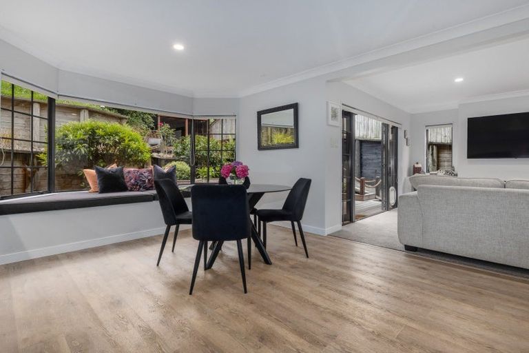 Photo of property in 25 Kilkelly Close, Tawa, Wellington, 5028