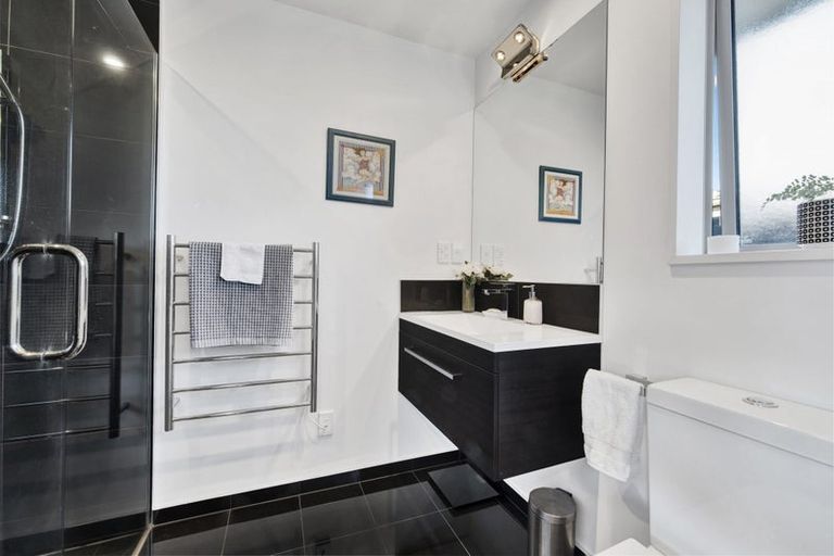 Photo of property in 16 Whitau Place, Marshland, Christchurch, 8083