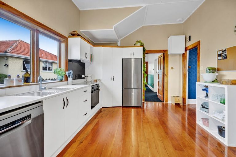 Photo of property in 68 Collins Street, Hawera, 4610