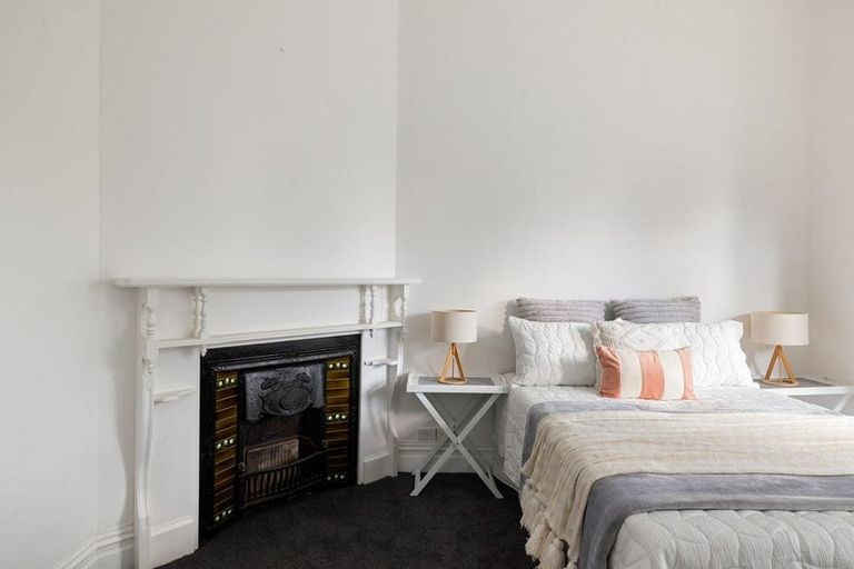 Photo of property in 128 Victoria Street, Cambridge, 3434