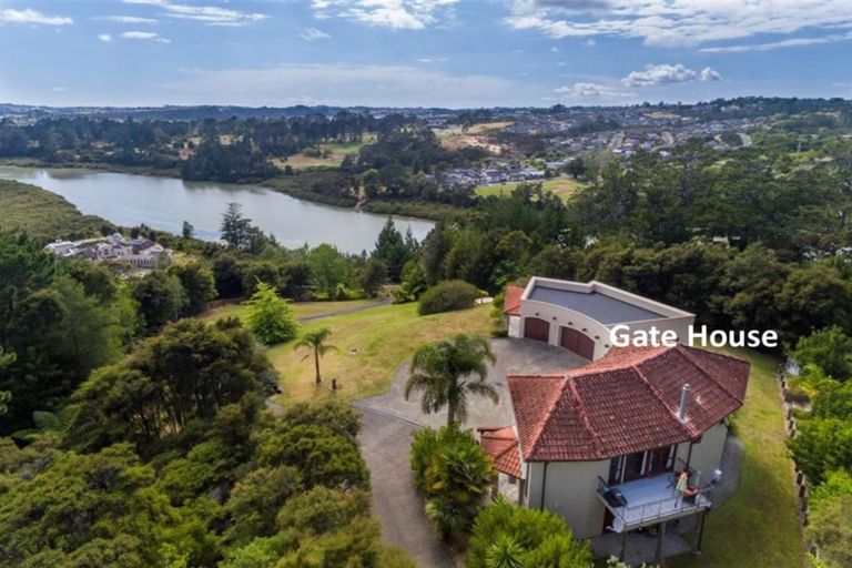 Photo of property in 249b Paremoremo Road, Lucas Heights, Auckland, 0632