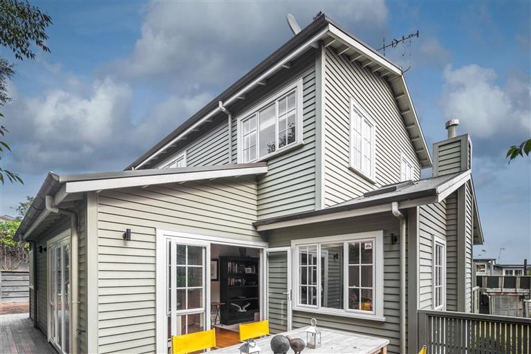 Photo of property in 104 Gillies Avenue, Taupo, 3330