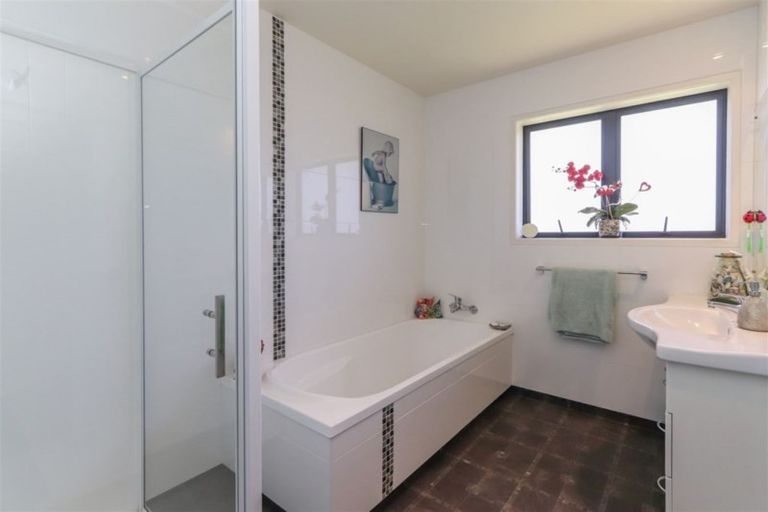 Photo of property in 16 Brookes Street, Inglewood, 4330