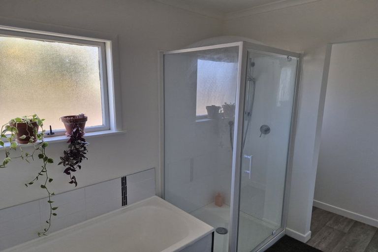 Photo of property in 18 Berkley Avenue, Hillcrest, Hamilton, 3216