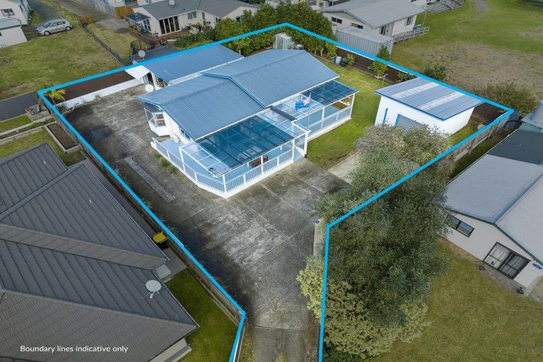 Photo of property in 118 Aberdeen Place, Whangamata, 3620